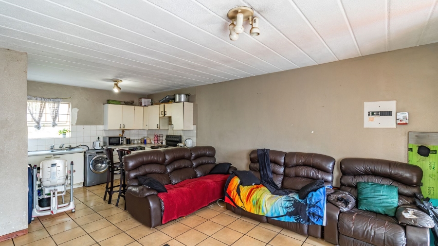 2 Bedroom Property for Sale in Vorna Valley Gauteng
