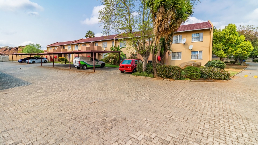 2 Bedroom Property for Sale in Vorna Valley Gauteng