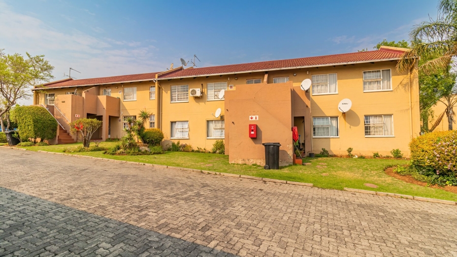 2 Bedroom Property for Sale in Vorna Valley Gauteng