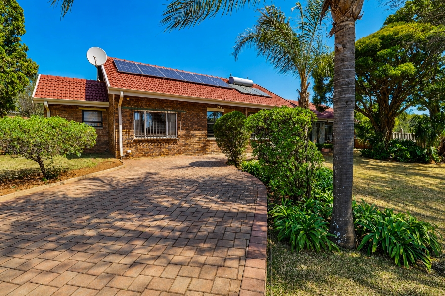 4 Bedroom Property for Sale in Wierda Park Gauteng