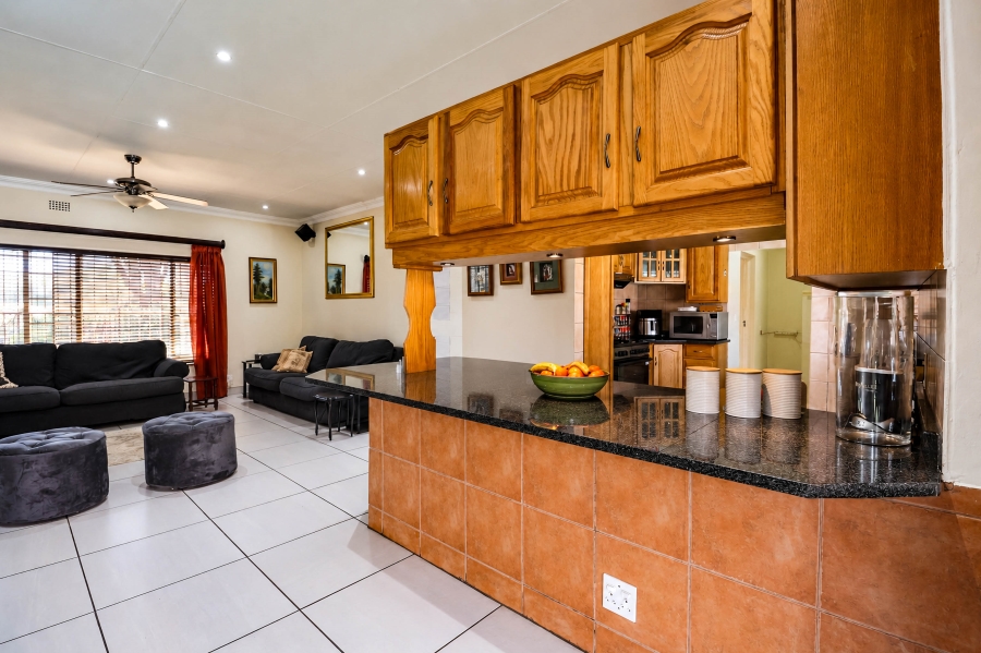 4 Bedroom Property for Sale in Wierda Park Gauteng