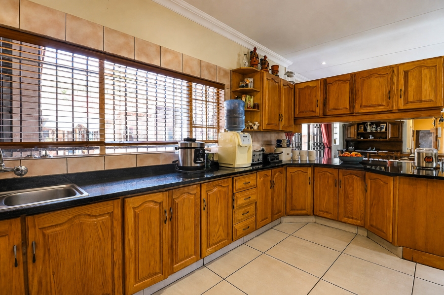 4 Bedroom Property for Sale in Wierda Park Gauteng