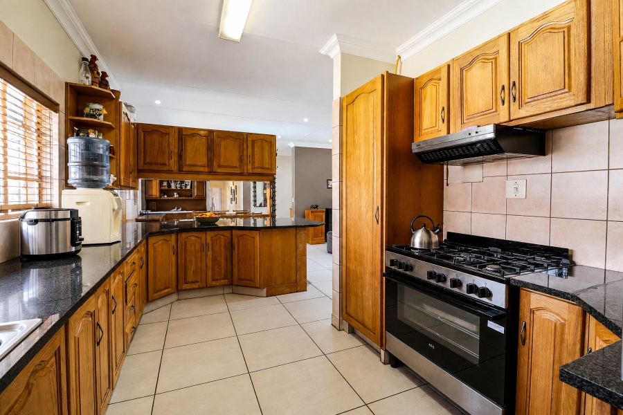 4 Bedroom Property for Sale in Wierda Park Gauteng