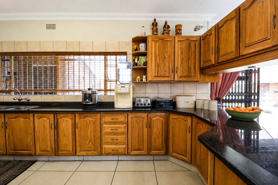 4 Bedroom Property for Sale in Wierda Park Gauteng