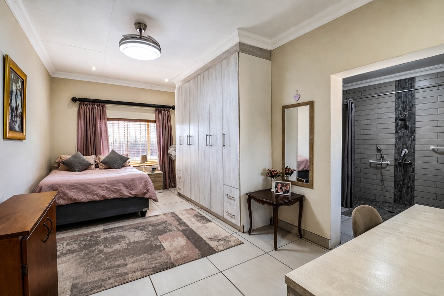 4 Bedroom Property for Sale in Wierda Park Gauteng