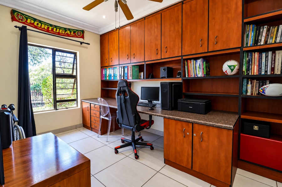 4 Bedroom Property for Sale in Wierda Park Gauteng