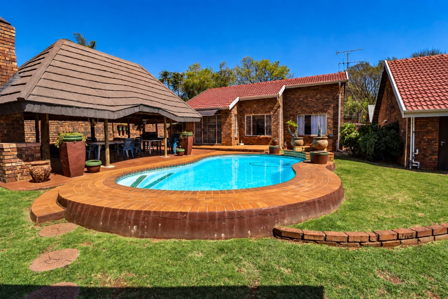 4 Bedroom Property for Sale in Wierda Park Gauteng