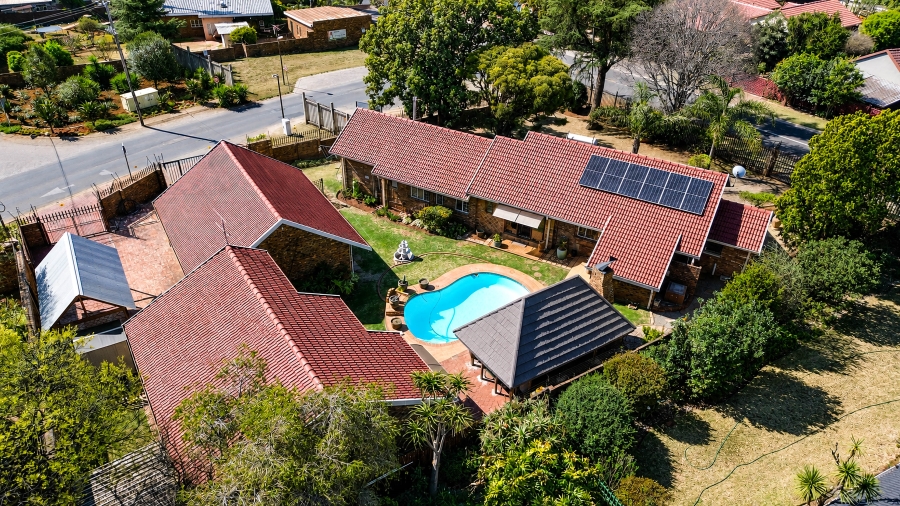 4 Bedroom Property for Sale in Wierda Park Gauteng