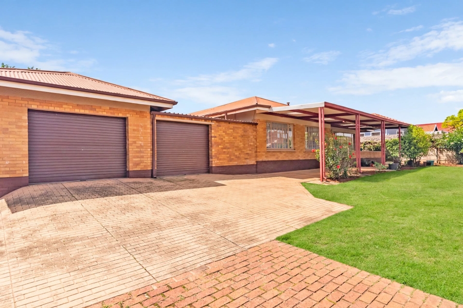 4 Bedroom Property for Sale in Horison Gauteng