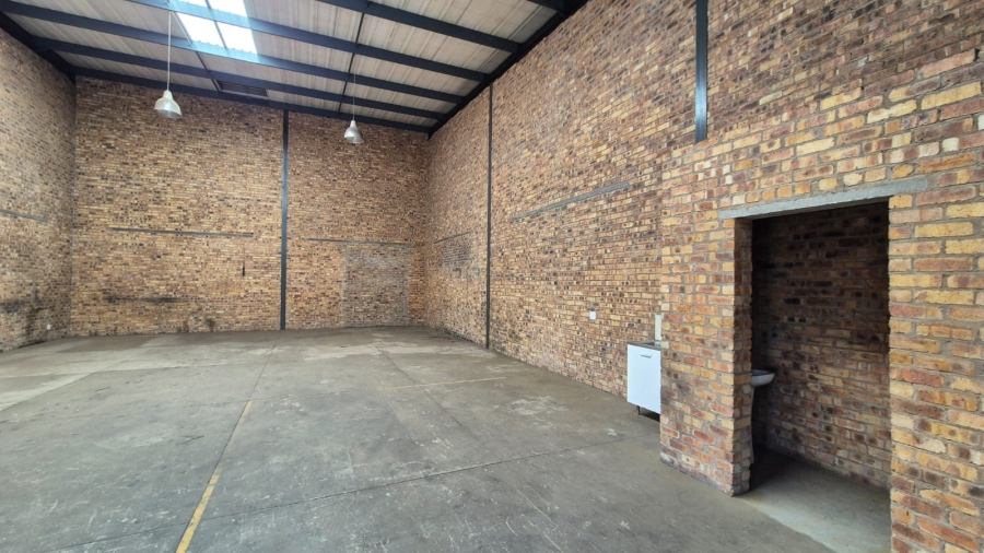 To Let Commercial Property for Rent in N4 Gateway Industrial Park Gauteng