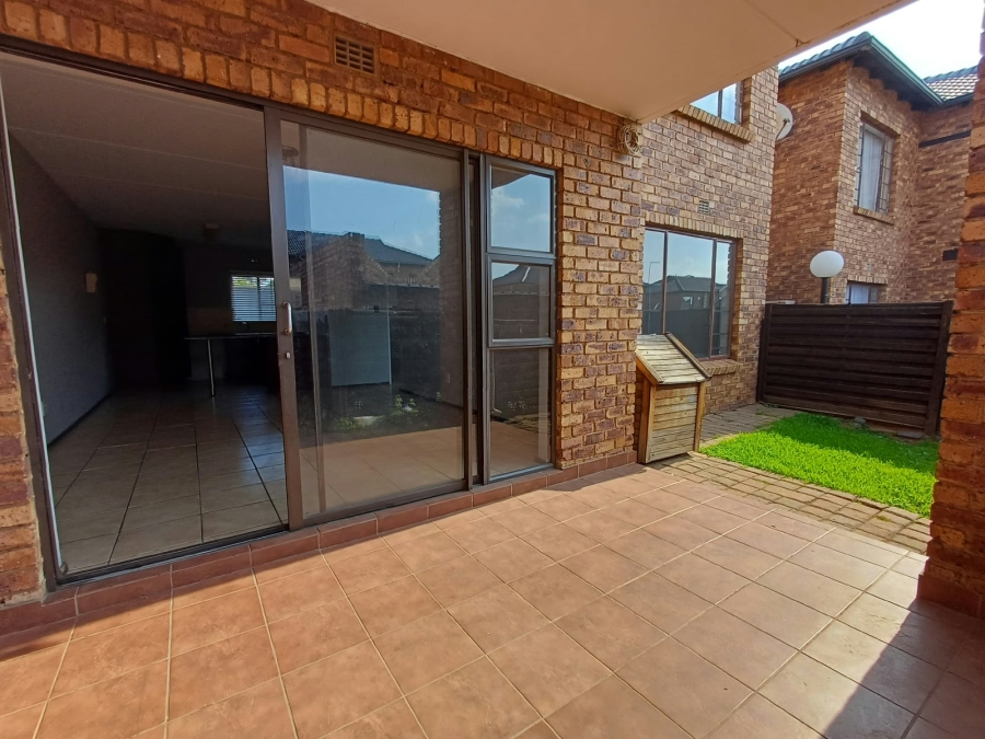2 Bedroom Property for Sale in Sonneveld Gauteng