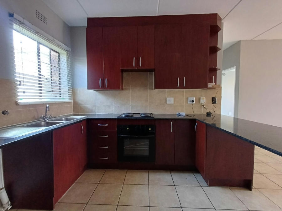 2 Bedroom Property for Sale in Sonneveld Gauteng
