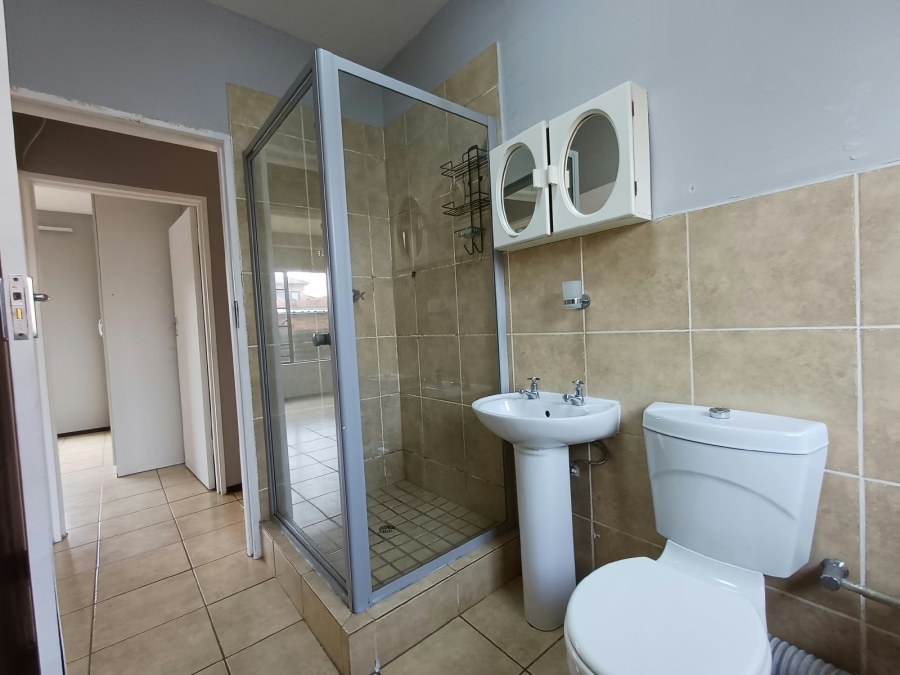 2 Bedroom Property for Sale in Sonneveld Gauteng