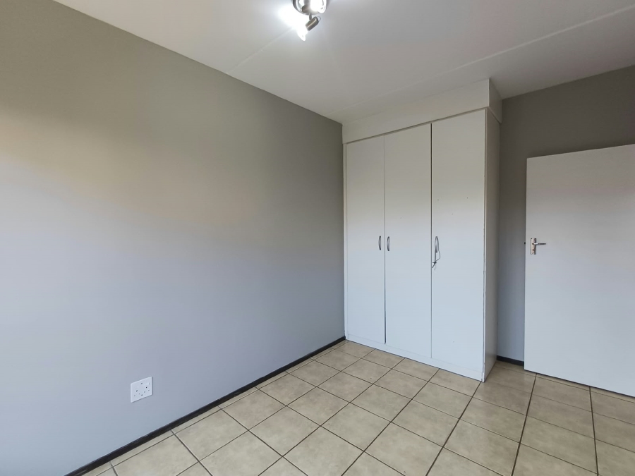 2 Bedroom Property for Sale in Sonneveld Gauteng