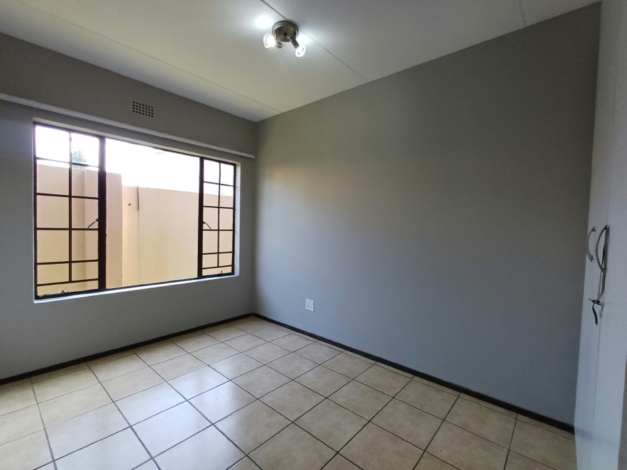 2 Bedroom Property for Sale in Sonneveld Gauteng