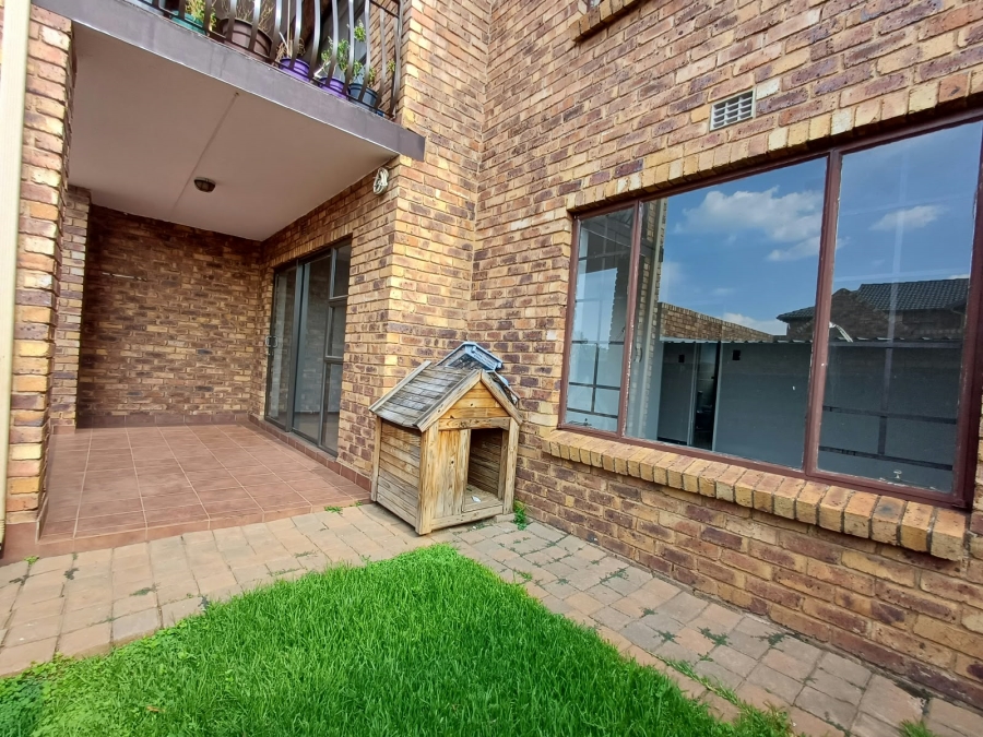 2 Bedroom Property for Sale in Sonneveld Gauteng