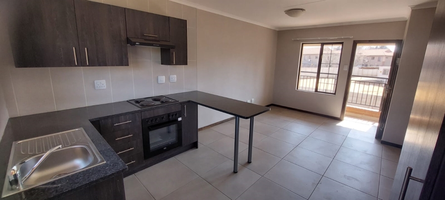 To Let 1 Bedroom Property for Rent in Kenleaf Gauteng