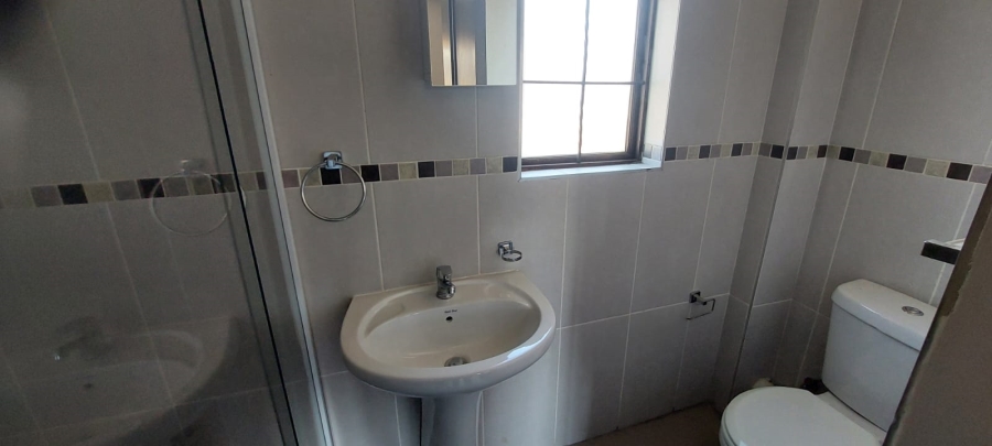 To Let 1 Bedroom Property for Rent in Kenleaf Gauteng