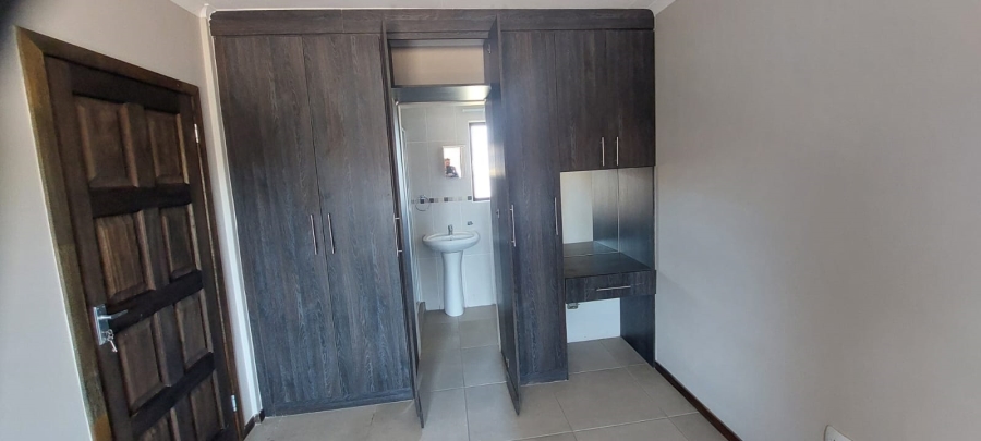 To Let 1 Bedroom Property for Rent in Kenleaf Gauteng