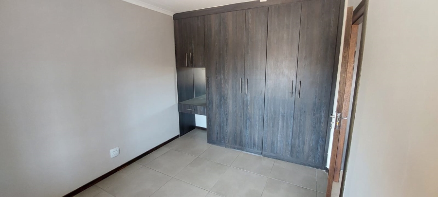 To Let 1 Bedroom Property for Rent in Kenleaf Gauteng