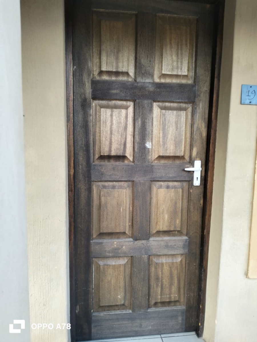 To Let 1 Bedroom Property for Rent in Kenleaf Gauteng