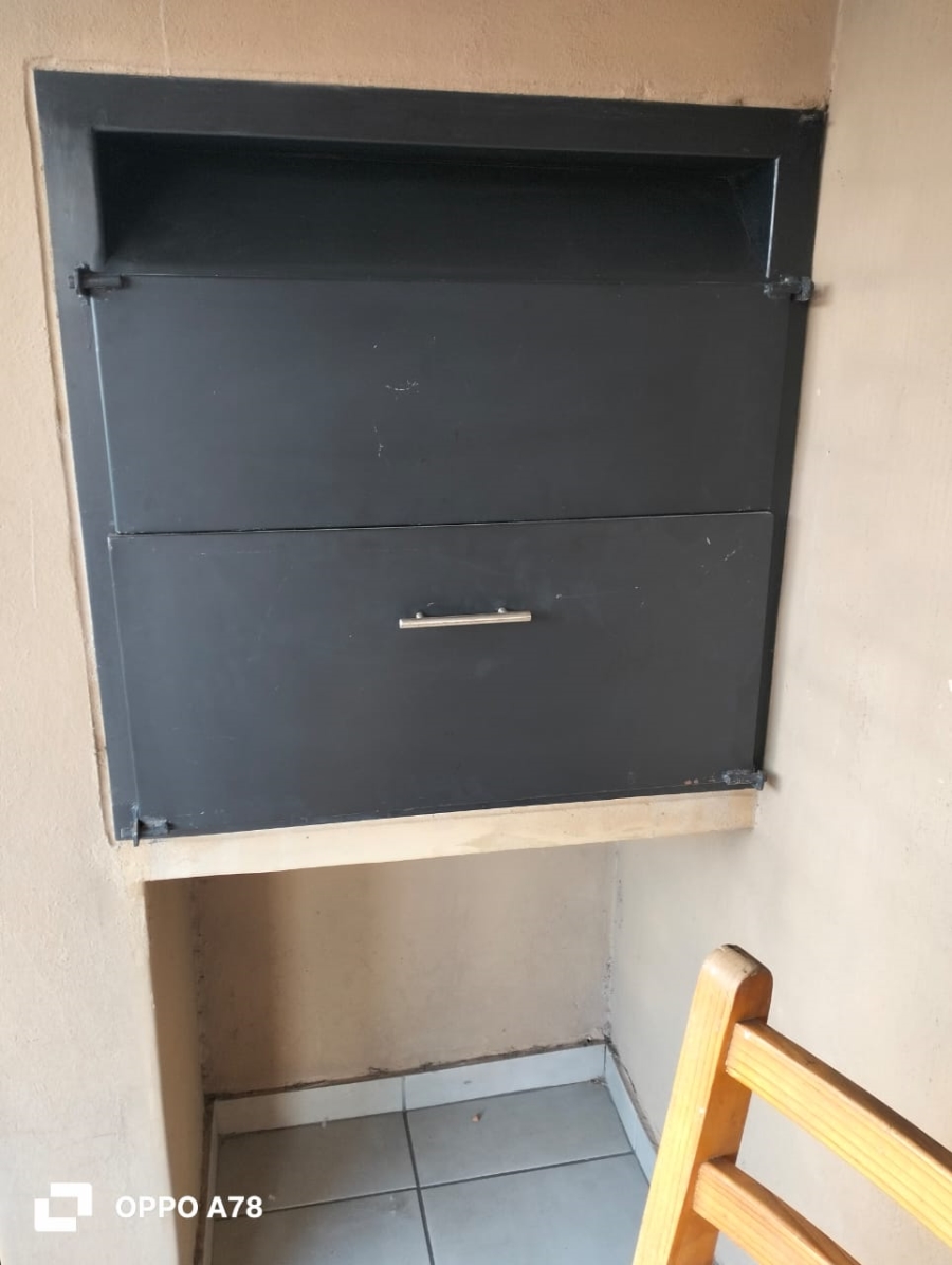 To Let 1 Bedroom Property for Rent in Kenleaf Gauteng
