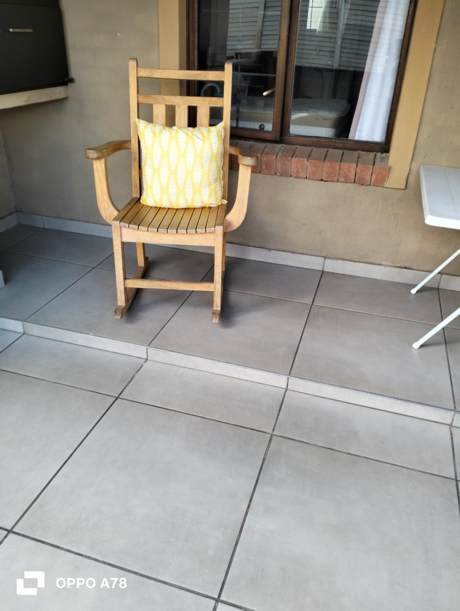 To Let 1 Bedroom Property for Rent in Kenleaf Gauteng