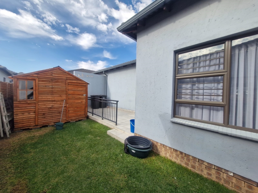 To Let 3 Bedroom Property for Rent in Parkrand Gauteng