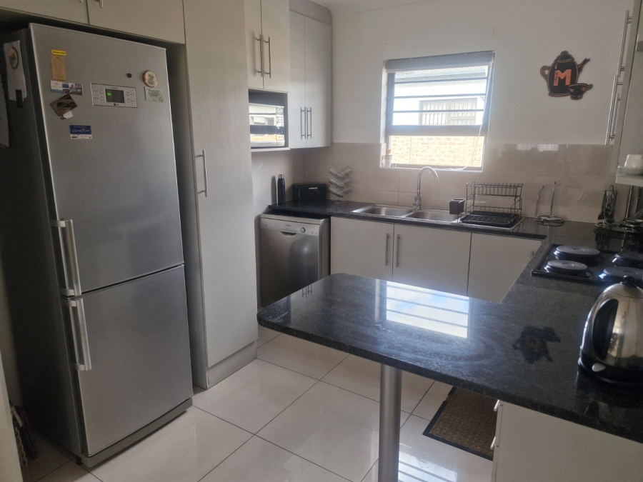 To Let 3 Bedroom Property for Rent in Parkrand Gauteng