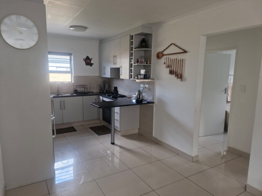 To Let 3 Bedroom Property for Rent in Parkrand Gauteng