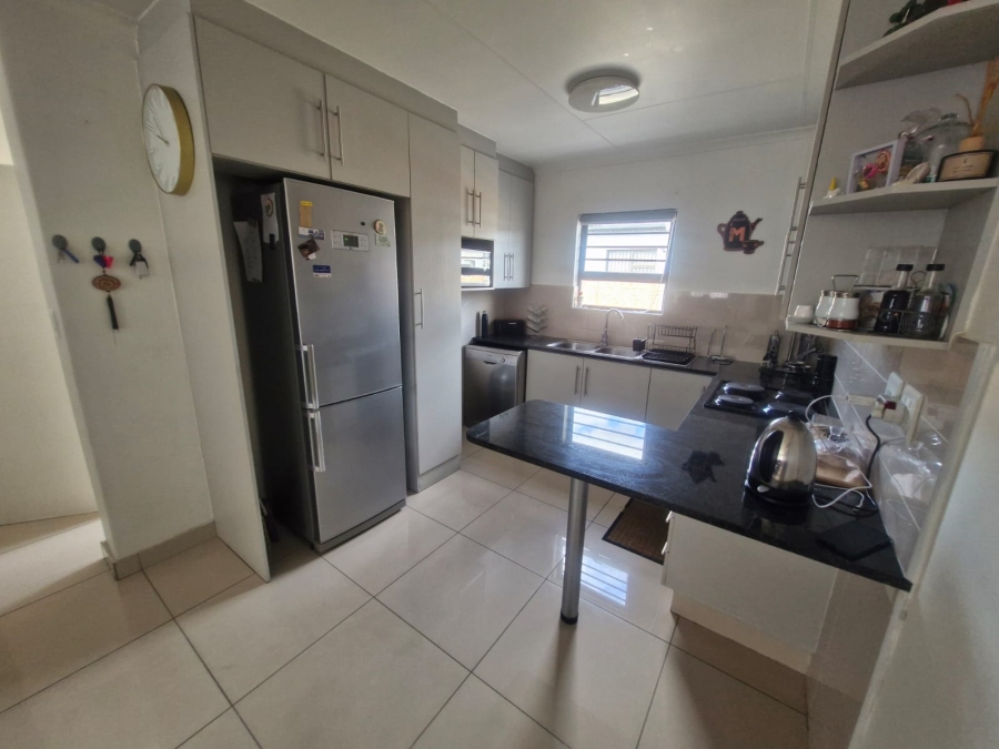 To Let 3 Bedroom Property for Rent in Parkrand Gauteng