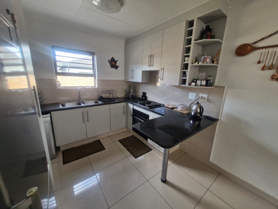 To Let 3 Bedroom Property for Rent in Parkrand Gauteng
