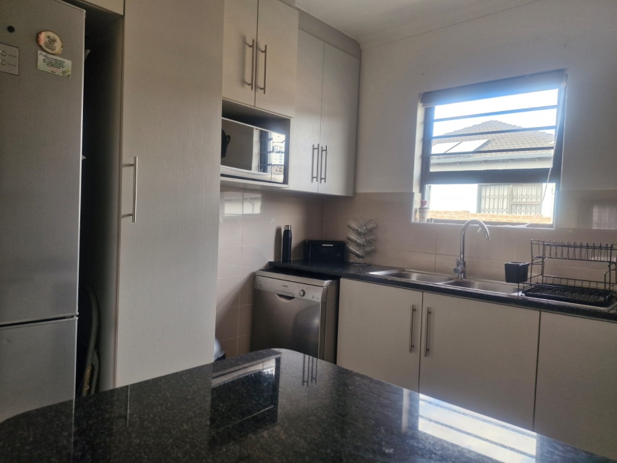 To Let 3 Bedroom Property for Rent in Parkrand Gauteng