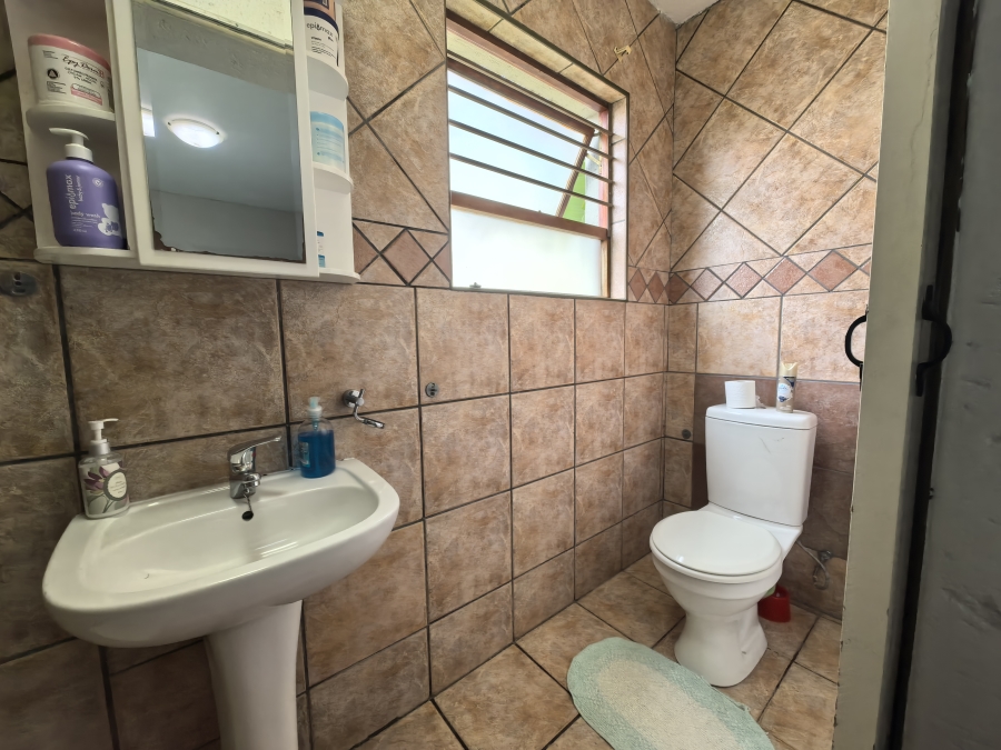 2 Bedroom Property for Sale in Sharonlea Gauteng
