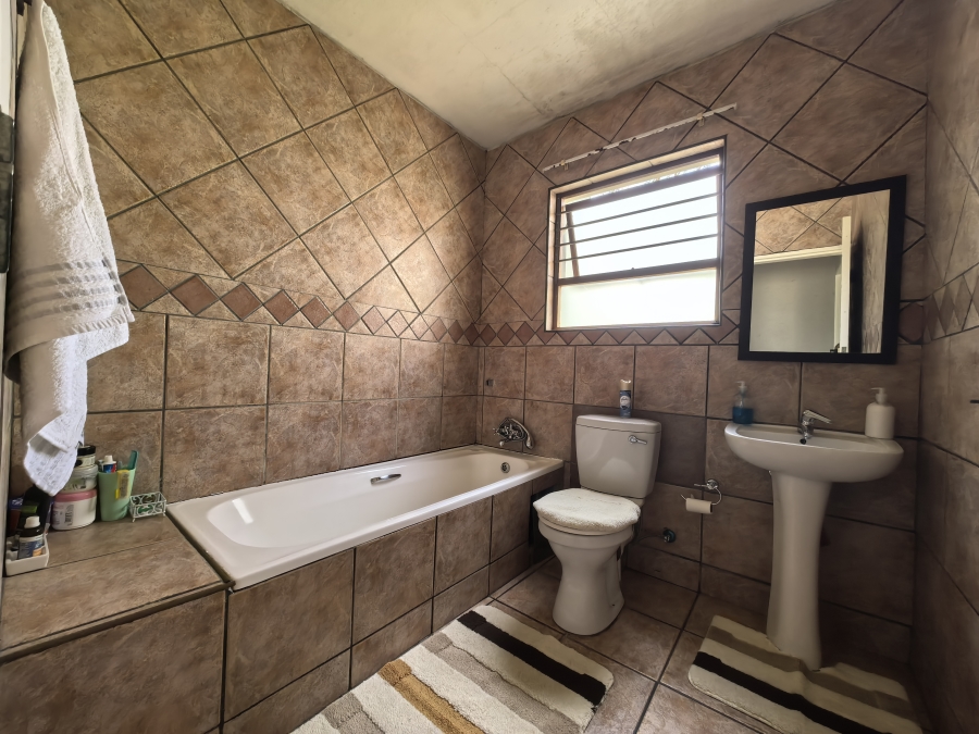 2 Bedroom Property for Sale in Sharonlea Gauteng