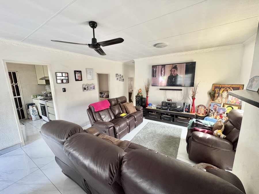 To Let 3 Bedroom Property for Rent in Halfway Gardens Gauteng