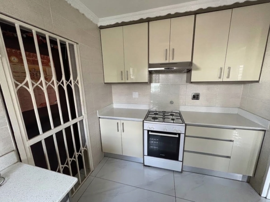 To Let 3 Bedroom Property for Rent in Halfway Gardens Gauteng