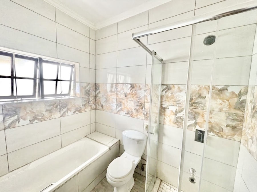 To Let 3 Bedroom Property for Rent in Halfway Gardens Gauteng