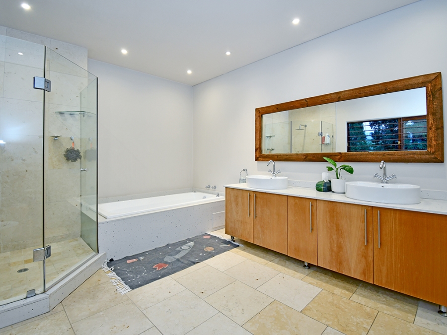 To Let 4 Bedroom Property for Rent in Morningside Gauteng
