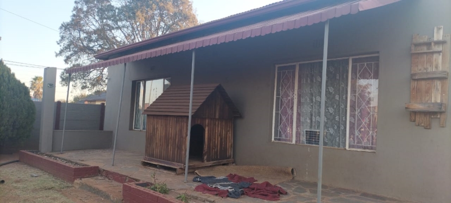 To Let 3 Bedroom Property for Rent in Randgate Gauteng
