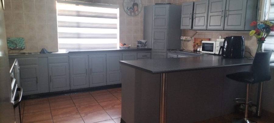 To Let 3 Bedroom Property for Rent in Randgate Gauteng