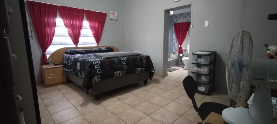 To Let 3 Bedroom Property for Rent in Randgate Gauteng
