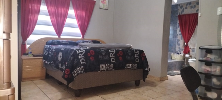 To Let 3 Bedroom Property for Rent in Randgate Gauteng