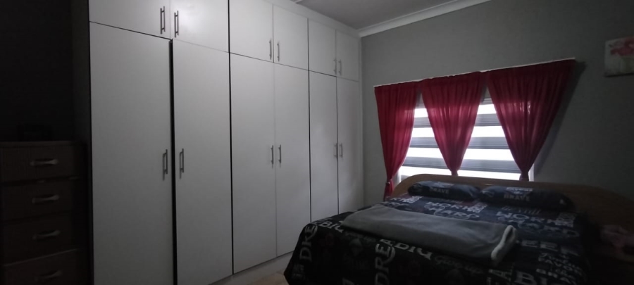 To Let 3 Bedroom Property for Rent in Randgate Gauteng