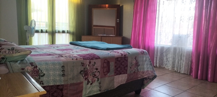To Let 3 Bedroom Property for Rent in Randgate Gauteng