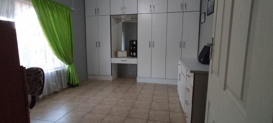 To Let 3 Bedroom Property for Rent in Randgate Gauteng