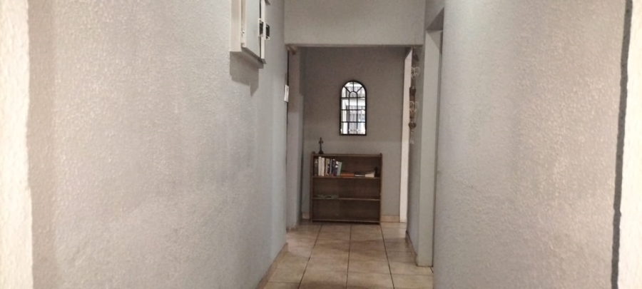To Let 3 Bedroom Property for Rent in Randgate Gauteng
