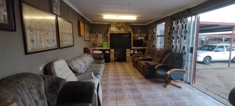 To Let 3 Bedroom Property for Rent in Randgate Gauteng