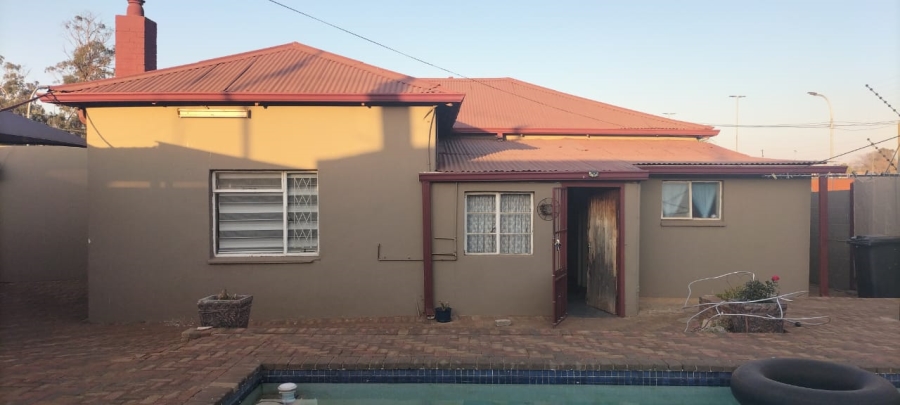 To Let 3 Bedroom Property for Rent in Randgate Gauteng