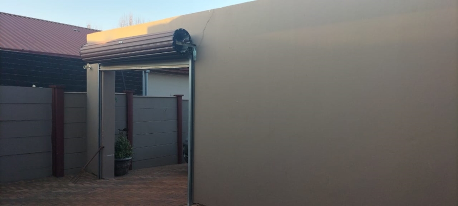 To Let 3 Bedroom Property for Rent in Randgate Gauteng